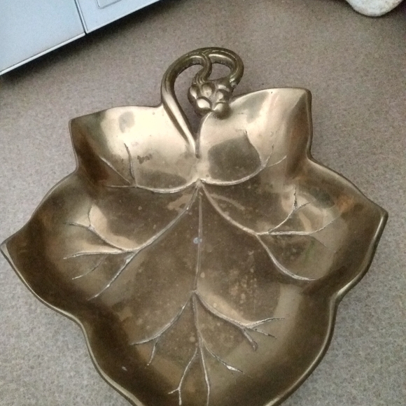 11" Solid Brass Grape Leaf - Picture 2 of 4